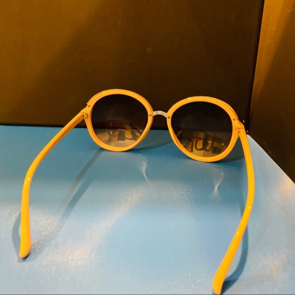 Oversized Sunglasses, Beige Frames Light Stylish - image 3